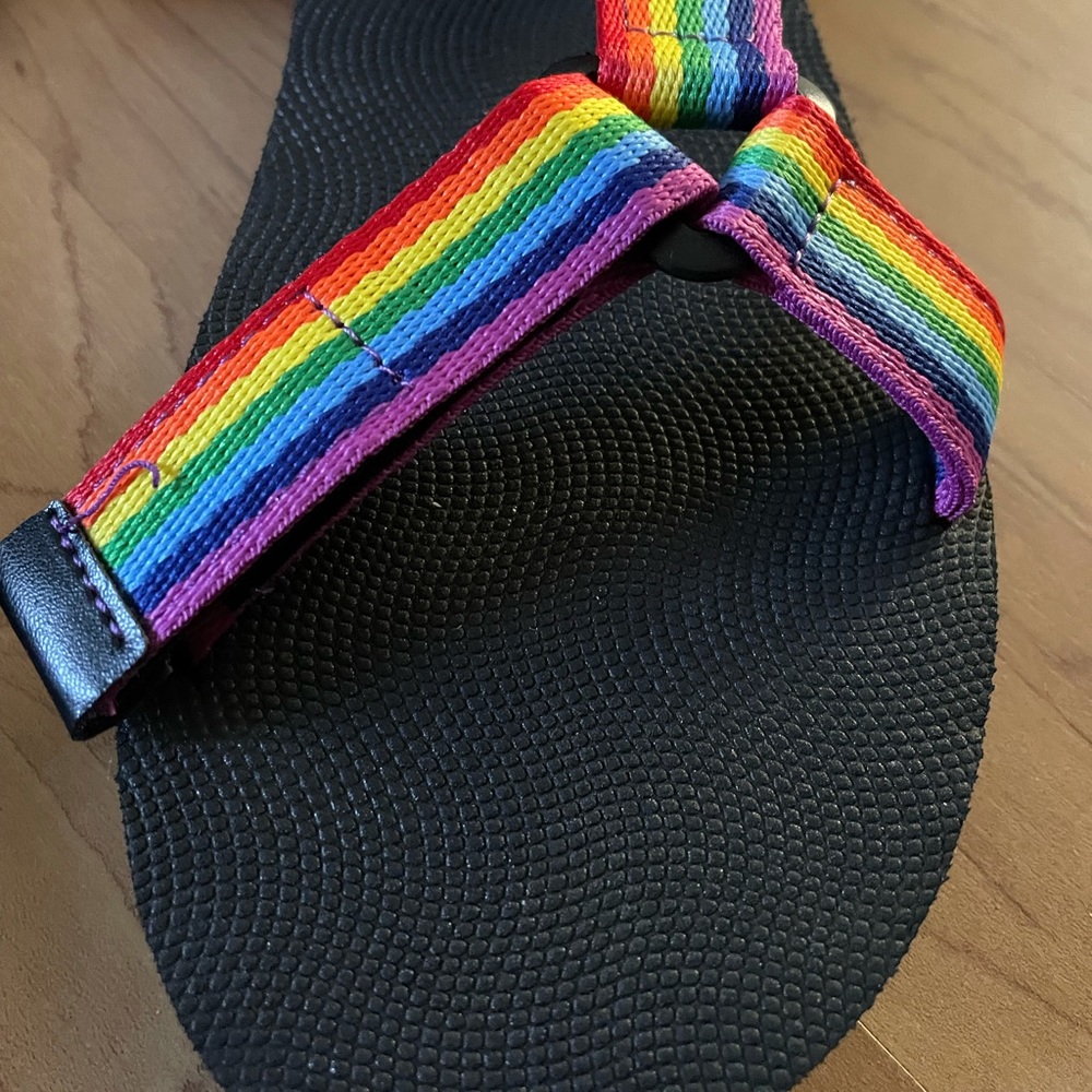 Fun unisex Pride Sandal in Stripes Sz 37 - Picture 6 of 7